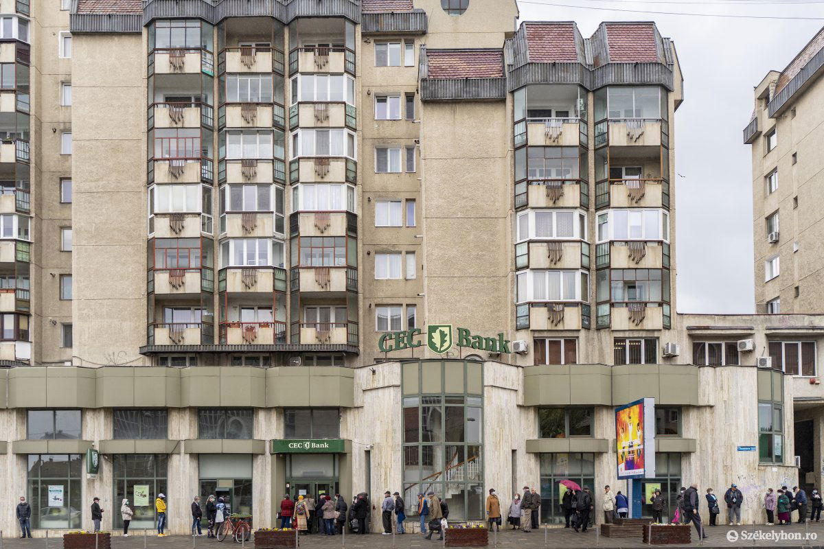 A megkérdezettek mintegy 20 százalékának a megszokott elintéznivalók, illetve a bevásárlás megnehezedése jelent gondot •  Fotó: Haáz Vince