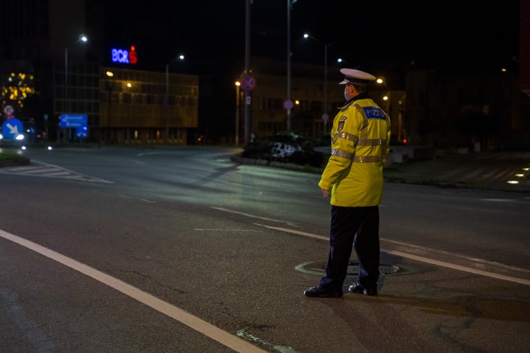 Lelőtt egy agresszív férfit egy rendőr Bukarestben, a támadó meghalt