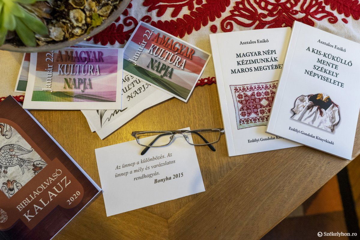 Szórólapok, kiadványok, események jelzik, hogy Bonyhán fontosnak tartják a magyar kultúra népszerűsítését •  Fotó: Haáz Vince