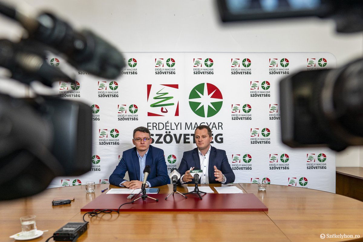 Csomortányi István és Mezei János, az Erdélyi Magyar Szövetség társelnökei •  Fotó: Haáz Vince