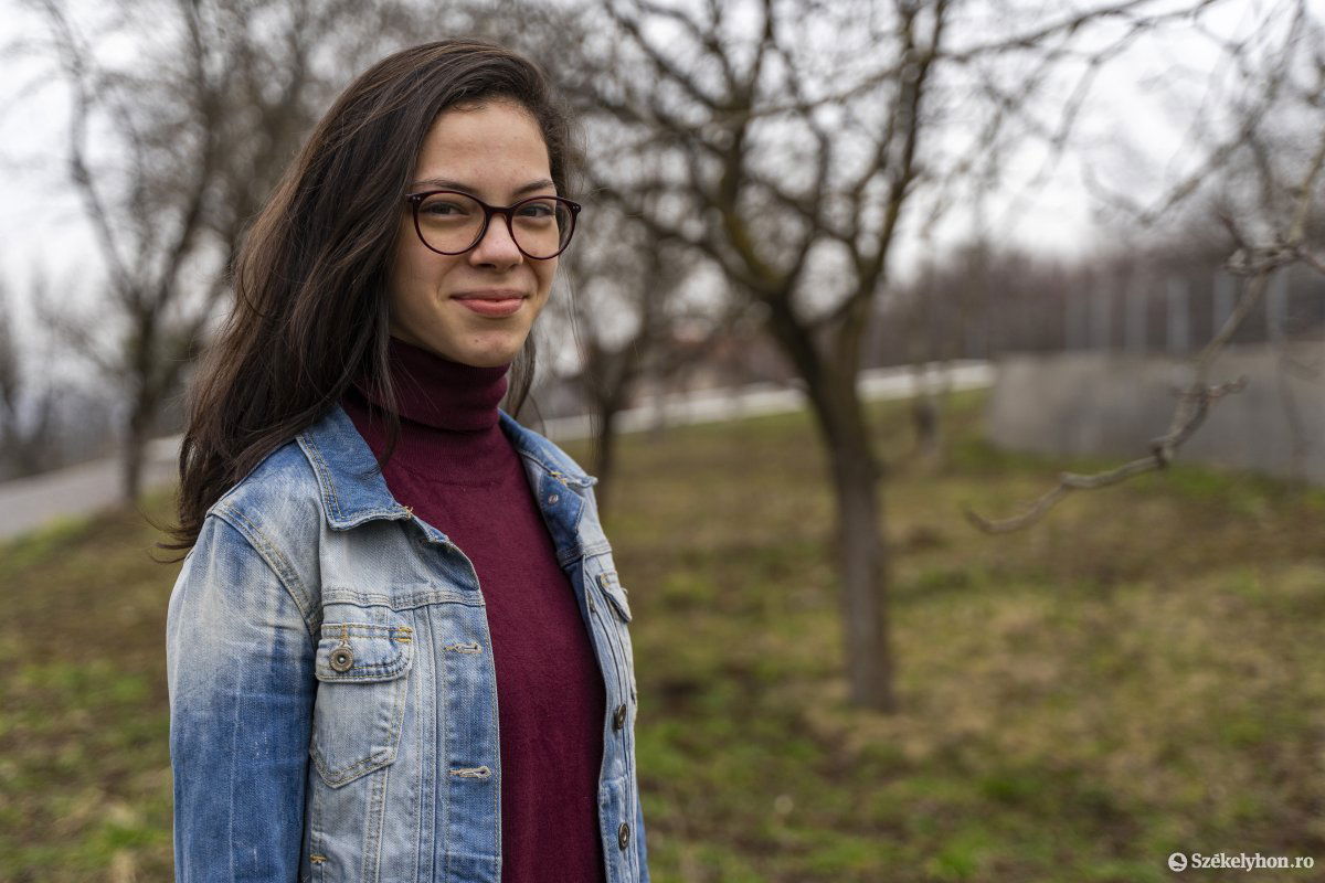 Imre Johanna alakíthatja István király édesanyját, Saroltot. Még nem tudni, hogy mikor lesz az István király iskolába megy tehetségkutató verseny előadása •  Fotó: Haáz Vince