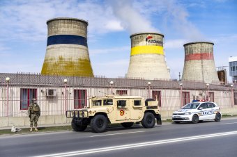 Romba döntik a kombinát egyik tornyát