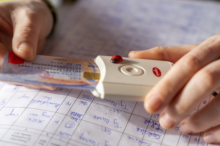 Elveszítették egészségbiztosításukat a kényszerszabadságra küldöttek