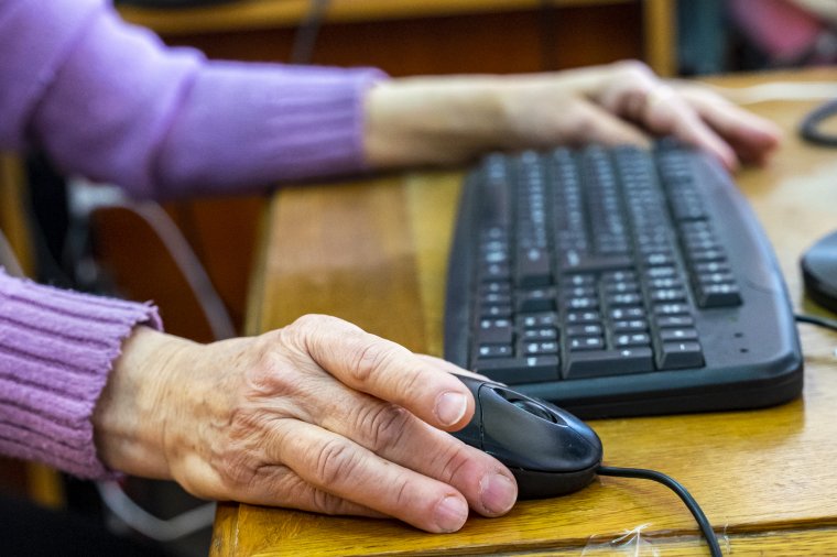 Közel ezer vidéki településnek ígérnek nagy sebességű internetet a helyreállítási alapból