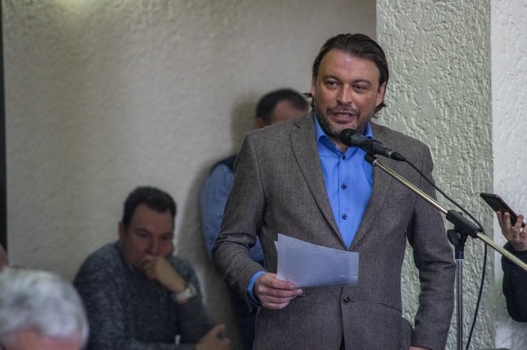 Felfüggesztett börtönbüntetés a volt vásárhelyi tanácsos bántalmazása miatt