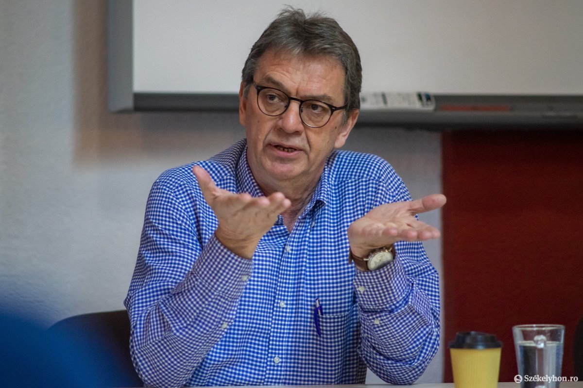Alexandru Lupșa kérte a városi tanácsosok segítségét •  Fotó: Haáz Vince