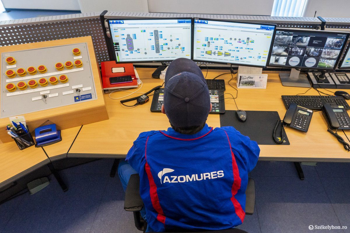 Az Azomures irányító platformja – nem fenyegeti veszély az alkalmazottakat sem •  Fotó: Haáz Vince