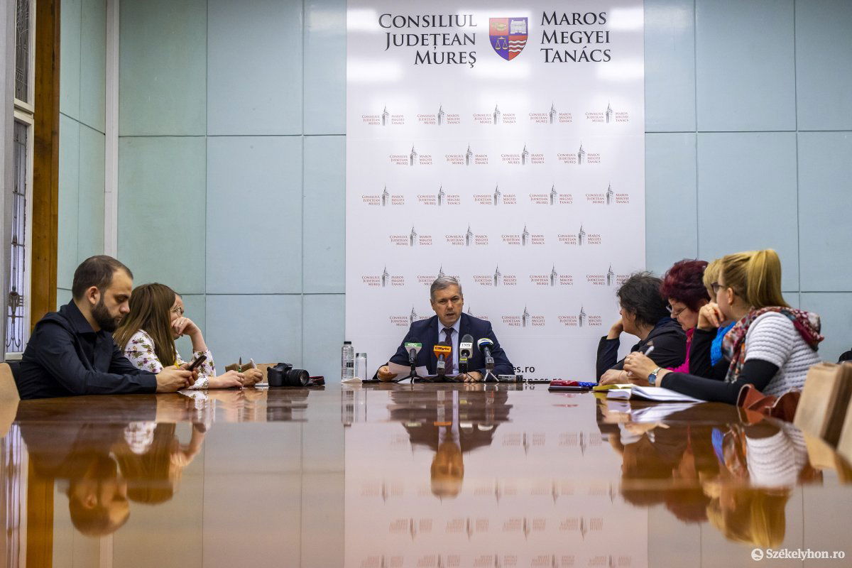 Kihívták. Péter Ferenc újrázását segítheti elő, ha valóban sok lesz a tanácselnökjelölt a választáson &bullet;  Fotó: Haáz Vince