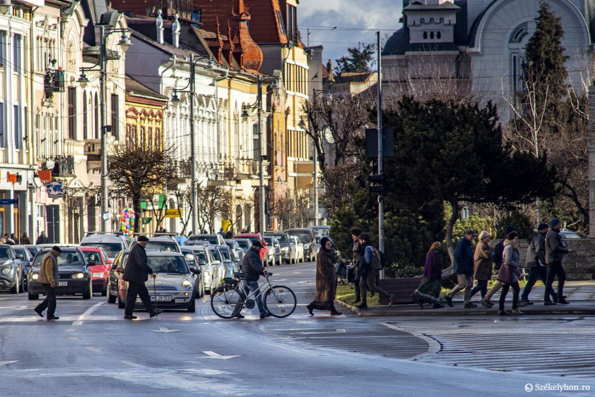 Marosvásárhelynek is van költségvetése. Kevés jut utak javítására •  Fotó: Haáz Vince