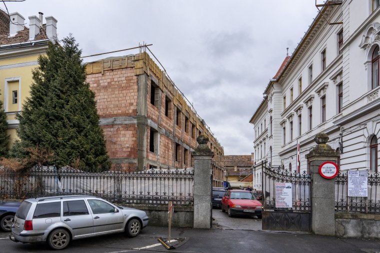 Fenntartásokkal fogadott törvényes műemléktoldás: műépítészek szerint felesleges aggódni a marosvásárhelyi épületbővítés miatt