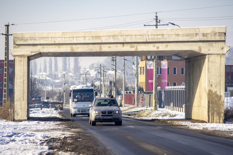 Ha nincs feljáró, nincs terelőút: tervkiegészítéshez kötik a munkagépek beengedését a Maros megyei Jedden