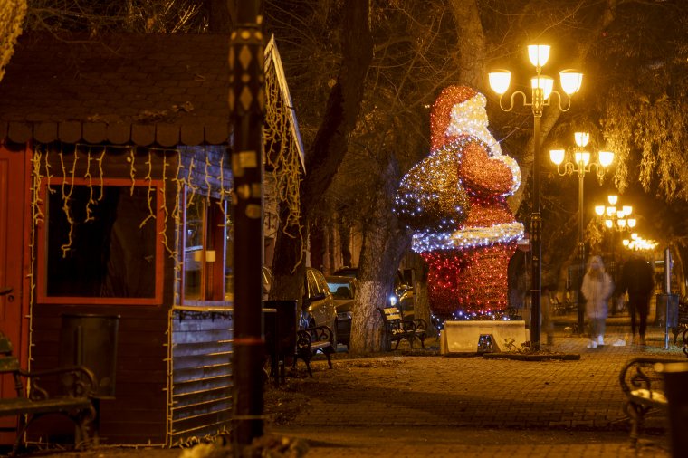 Ünnepi díszbe öltözik Marosvásárhely