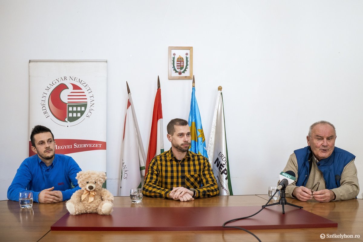 A szegény gyerekek és rászorulók karácsonyát szeretnék megszépíteni idén is az Egy cipősdoboznyi szeretet elnevezésű jótékonysági akció szervezői •  Fotó: Haáz Vince