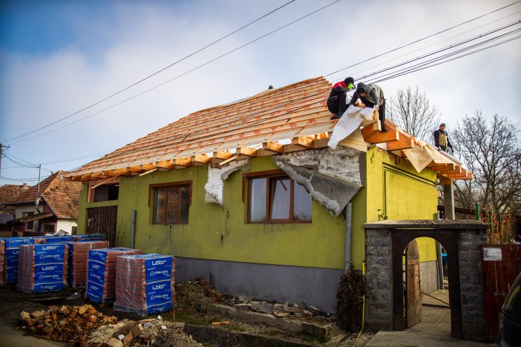 Összefogtak a nyárádszeredaiak, a Molnár család nem marad hajlék nélkül 