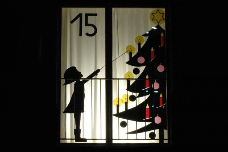 Ablakba tett adventi kalendárium Székelyföldön is