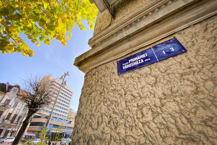 Tanasă posztolt, Vásárhelyen „kommentáltak”: ötven új, kétnyelvű utcanévtábla készül