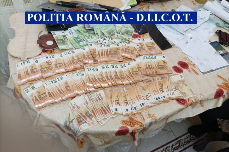 Házkutatás uzsorásoknál: eltarthatott egy darabig, amíg megszámolták a lefoglalt pénzt