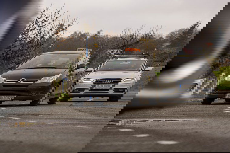 A sofőriskolákat is áremelésre kényszerítette az üzemanyagok és a biztosítás drágulása