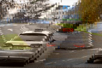 Ismét segítenek a hátrányos helyzetű fiataloknak a jogosítvány megszerzésében