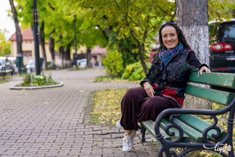Motoszkál benne az, hogy ha majd eljön az idő, el kell búcsúznia a színpadtól, de még nagyon távol áll tőle a nyugdíjazás gondolata •  Fotó: Haáz Vince