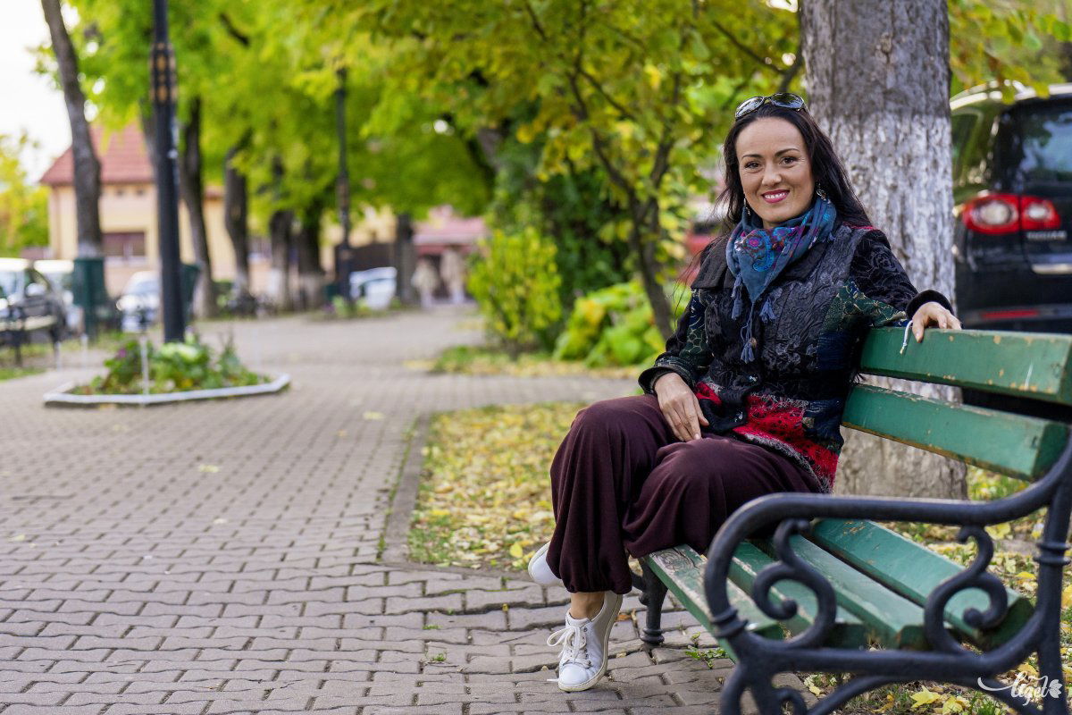 Motoszkál benne az, hogy ha majd eljön az idő, el kell búcsúznia a színpadtól, de még nagyon távol áll tőle a nyugdíjazás gondolata •  Fotó: Haáz Vince