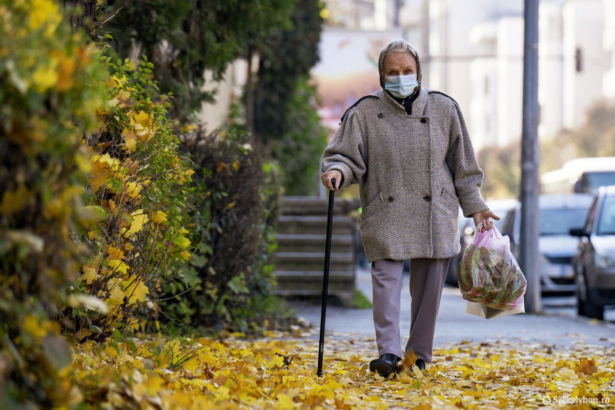 Legalább 6 százalékkal tervezik növelni a nyugdíjakat 2022-ben, de talán többről is lehet szó. Majd meglátjuk. Képünk illusztráció &bullet;  Fotó: Haáz Vince