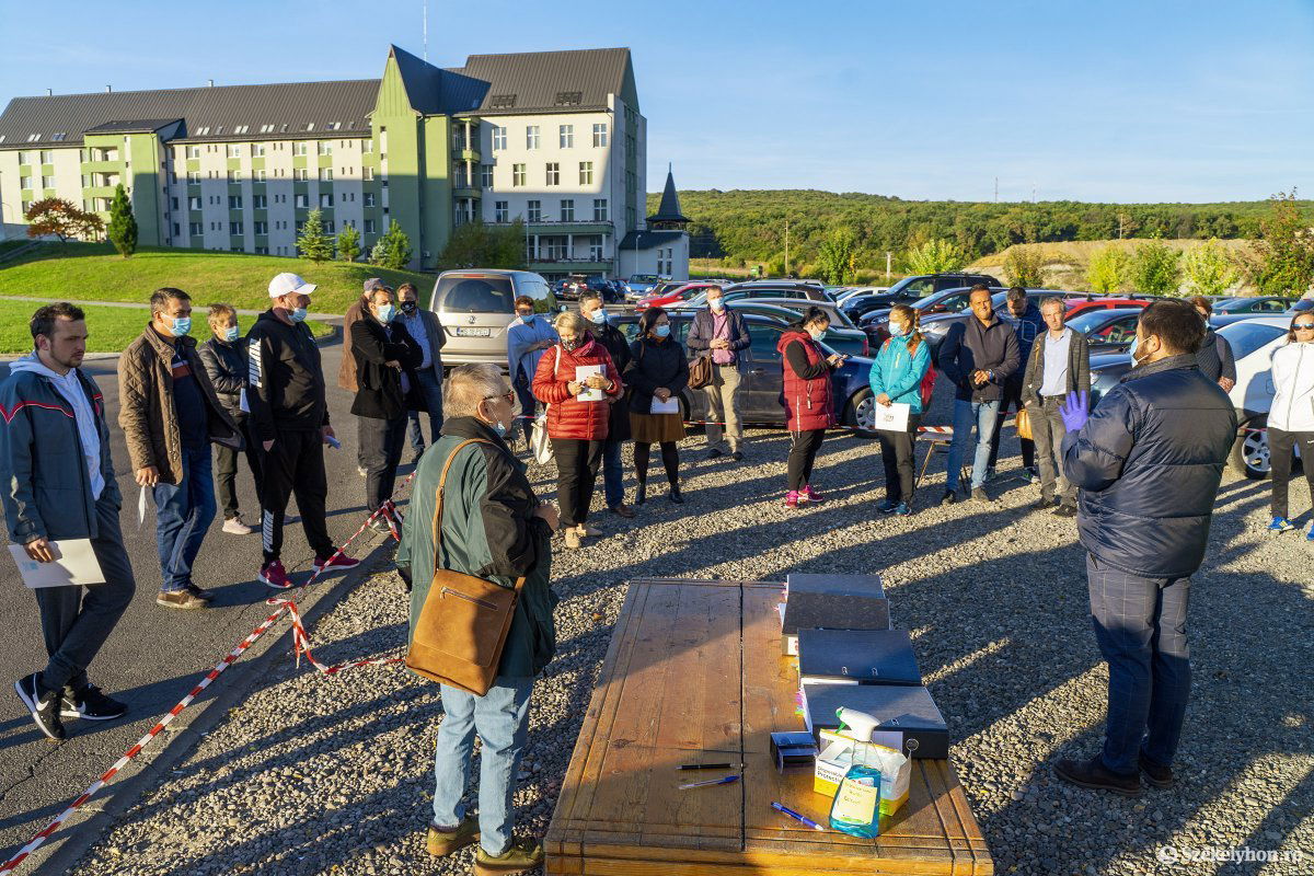 Maros megyében 188 iskola részesült az adományban  •  Fotó: Haáz Vince