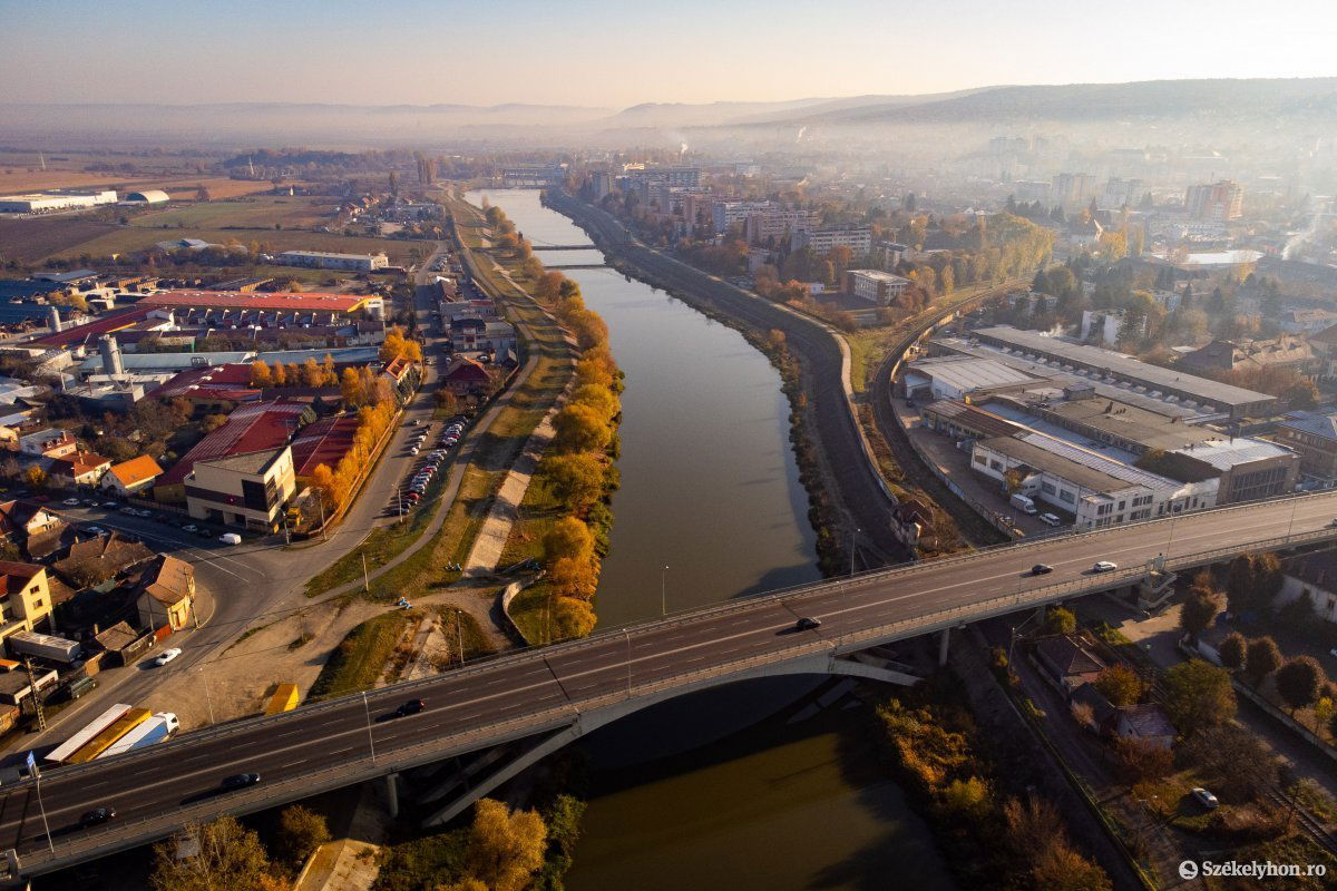Új hídra van szükség a megnövekedett forgalom miatt &bullet;  Fotó: Rab Zoltán