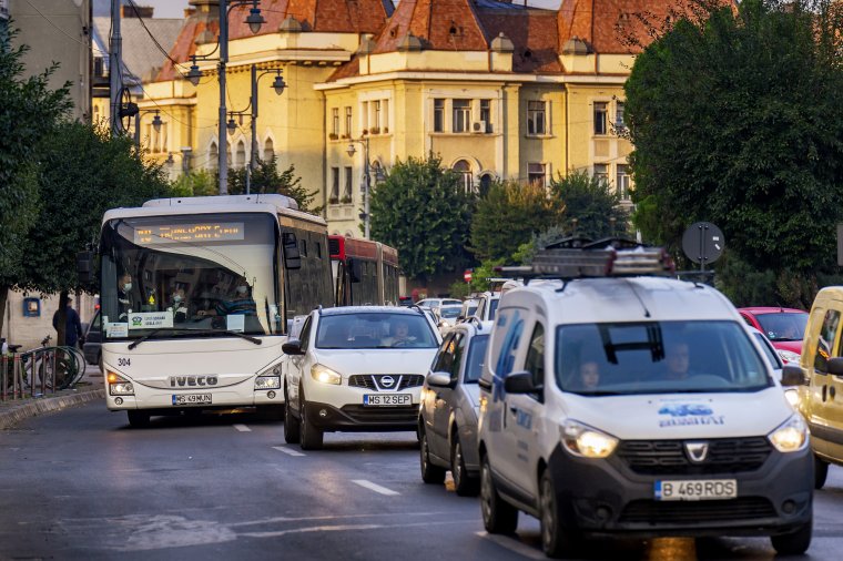 Autóbusz-vásárlásra különítettek el pénzt, kerékpárút-kialakításra már nem jutott