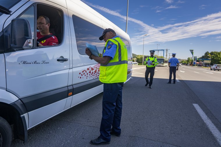 Reggel és délben elkerülhetetlen a zsúfoltság a buszokon