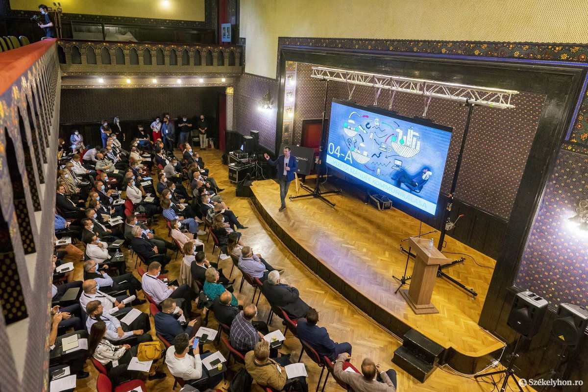 A Kultúrpalota kistermében találkoztak a magyar vállalkozók •  Fotó: Haáz Vince