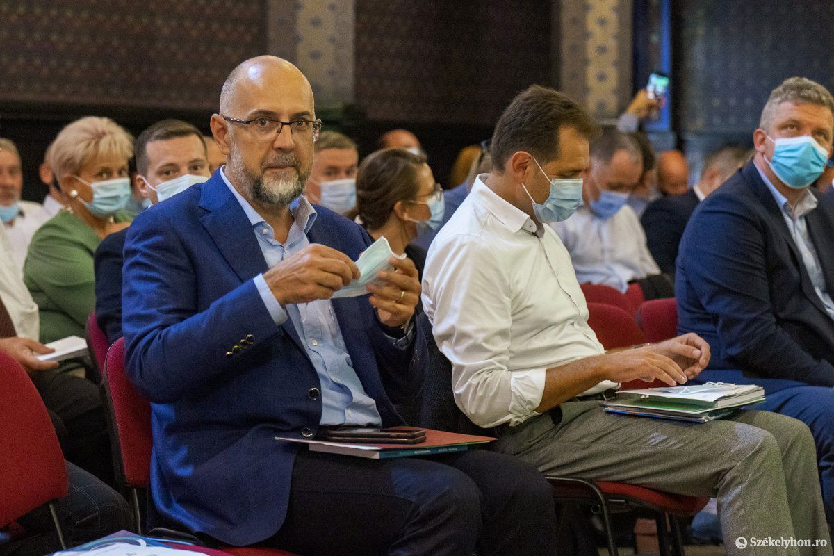 Kelemen Hunor (balra): az RMDSZ kormányon marad (archív felvétel) &bullet;  Fotó: Haáz Vince