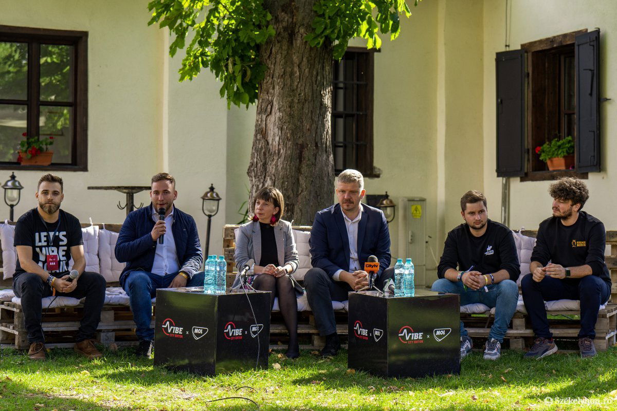 A szervezők és támogatók számoltak be a sajtónak &bullet;  Fotó: Haáz Vince