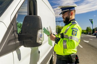 Csaknem 2000 bírságot rótt ki a rendőrség az autópályákon végzett ellenőrzéseken