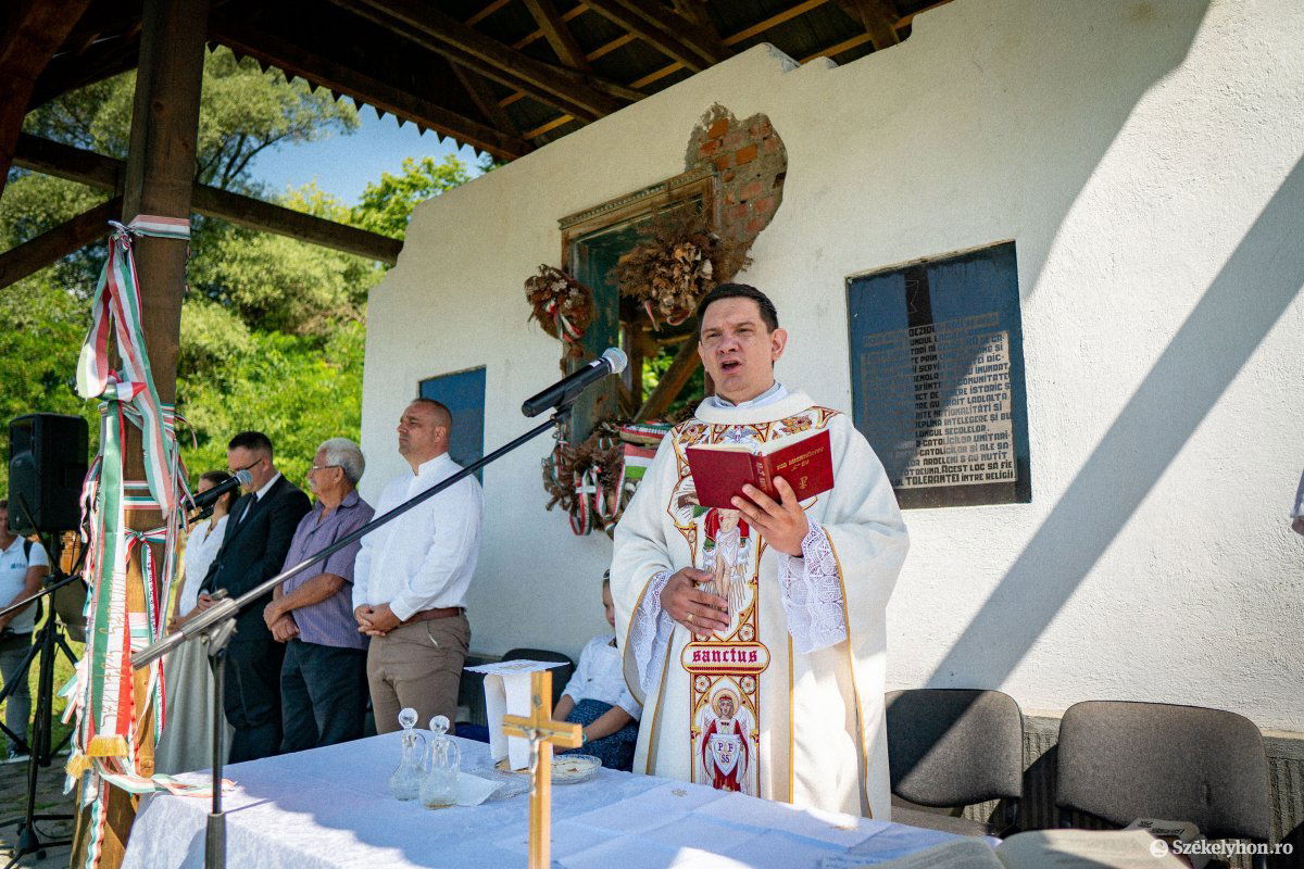 Andrási Elemér katolikus plébános •  Fotó: Rab Zoltán