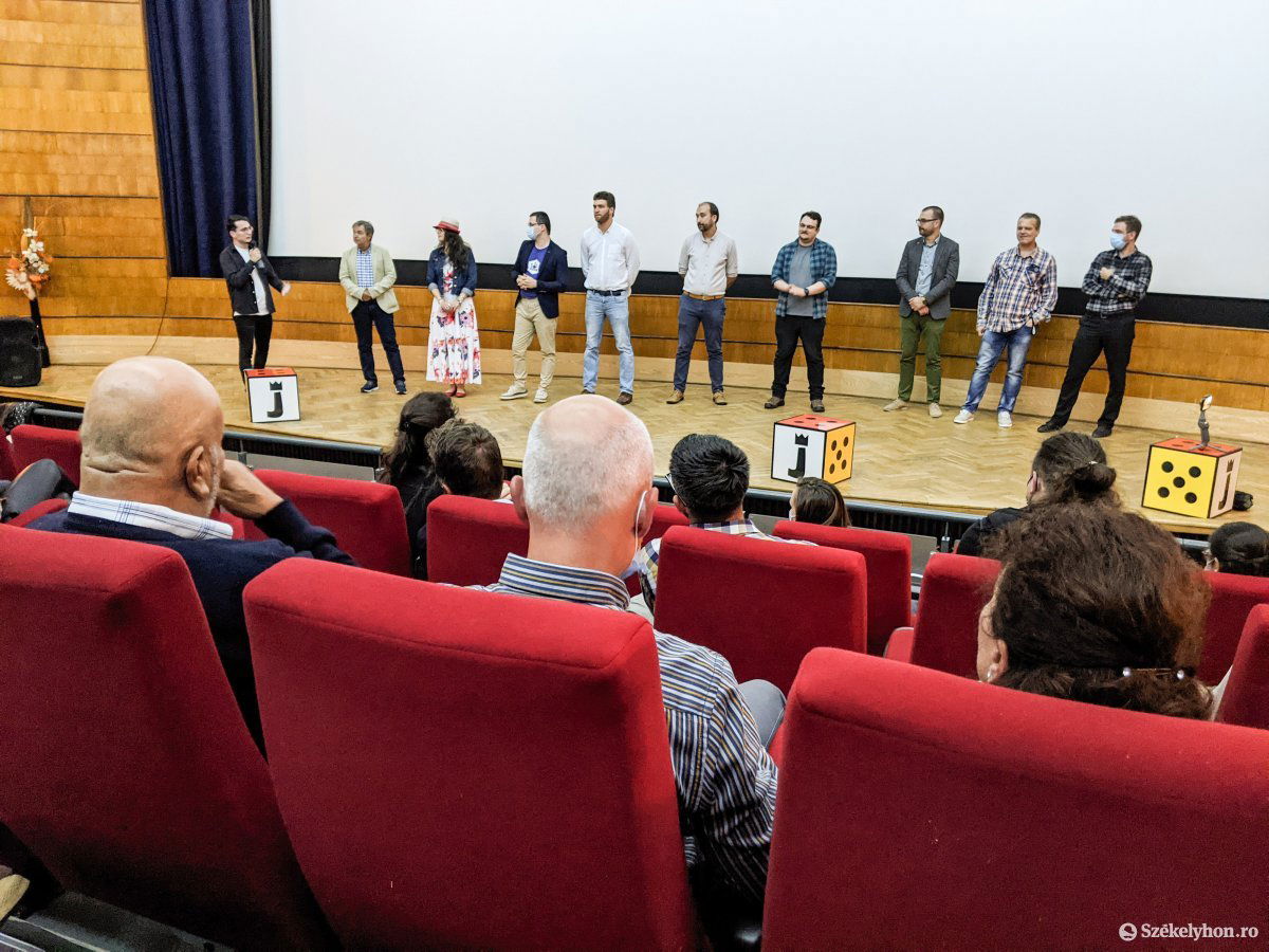 A dokumentumfilm alkotóival beszélgetett a közönség a bemutató után •  Fotó: Barabási Ede