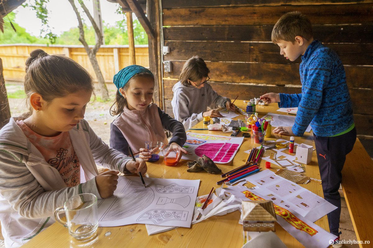 Kik voltak és hogyan éltek a rómaiak? A régmúlttal ismerkednek a gyerekek •  Fotó: Haáz Vince