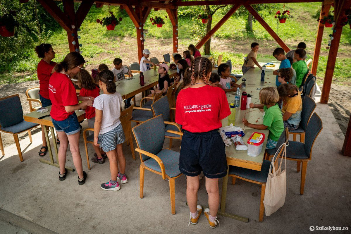 Játszva tanulni. A szabadtéri tevékenységek is fontosak, amiken örömmel vesznek részt a gyerekek •  Fotó: Rab Zoltán