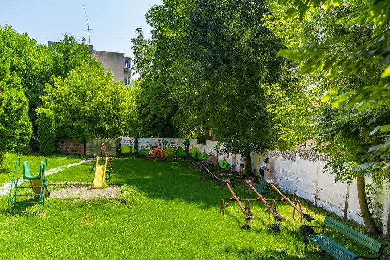 Évek óta raktárban porosodnak a játszóeszközök