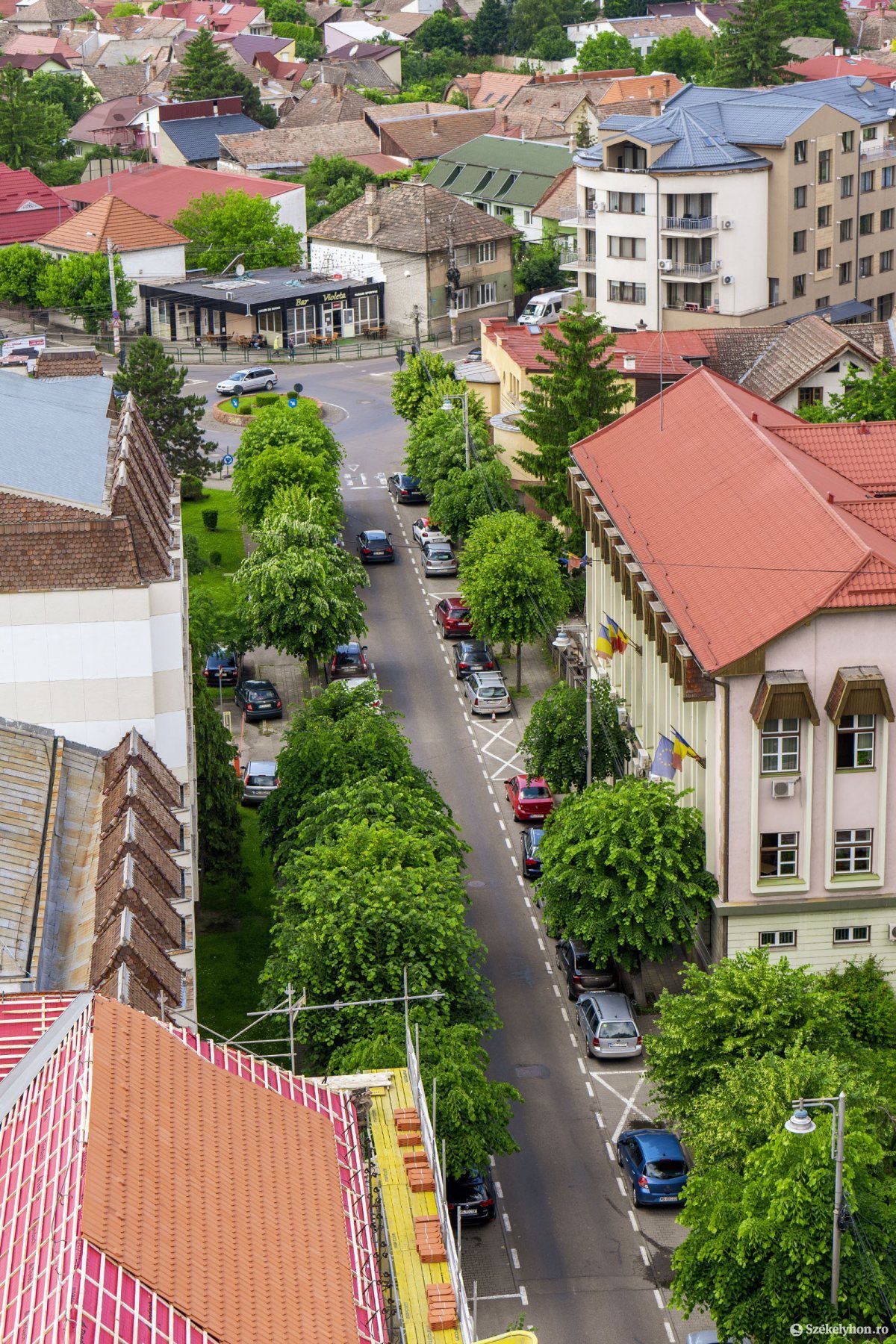 Az Enescu utca. Lezárnák az autós forgalom előtt •  Fotó: Haáz Vince
