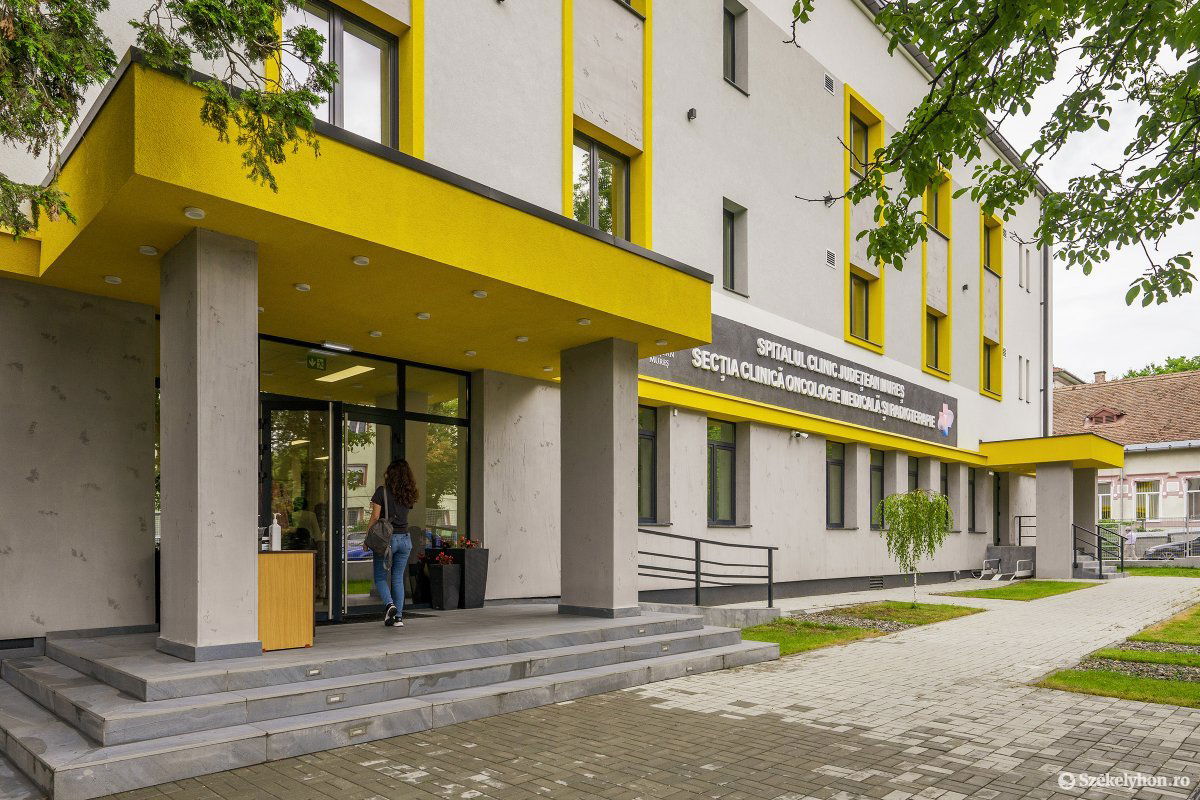 Az onkológián jó körülmények között, modern eszközökkel gyógyítják a betegeket •  Fotó: Haáz Vince