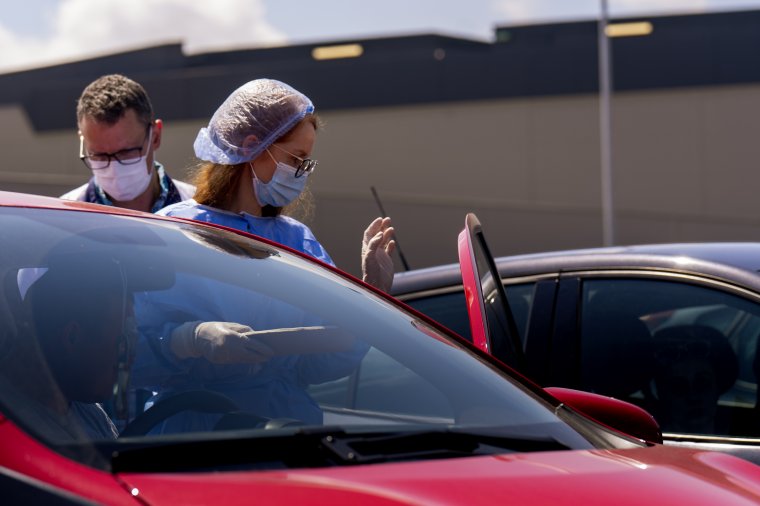 Románia felnőtt lakosságának 45 százaléka kapta meg eddig az oltás legalább egy adagját