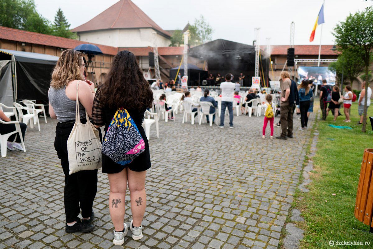 Koncert a várszínpadon &bullet;  Fotó: Rab Zoltán