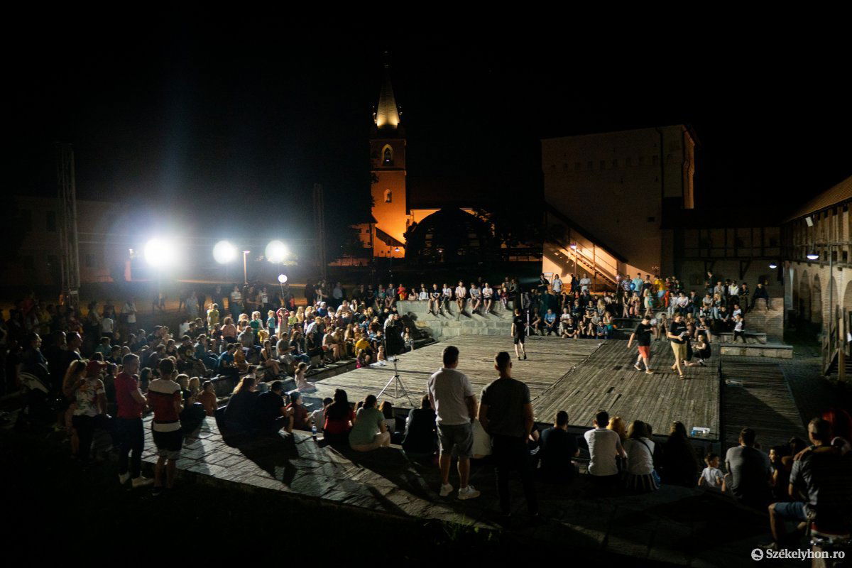 &bullet;  Fotó: Rab Zoltán