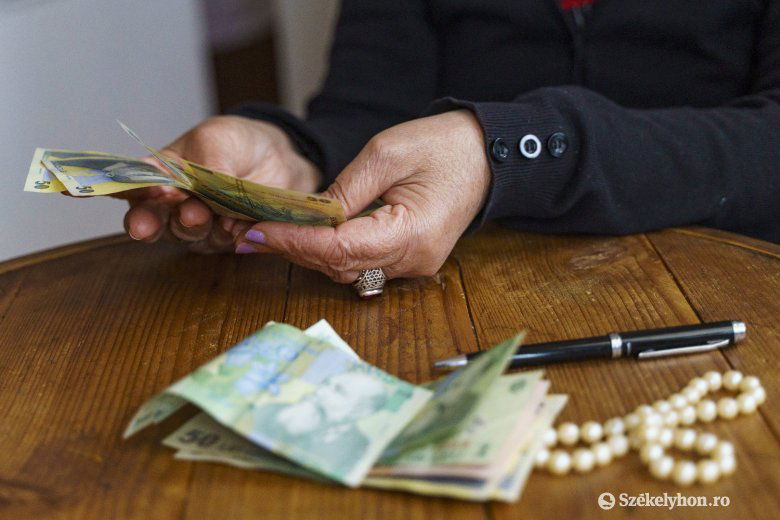 Mennyi az annyi? Sok nyugdíjas szerint csak pár lejjel nő az időskori fizetség •  Fotó: Haáz Vince