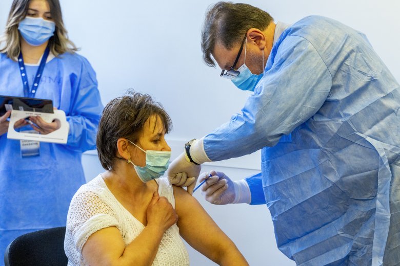 Románia alkudni próbál a vakcinák ügyében, egymásra mutogatnak a politikusok