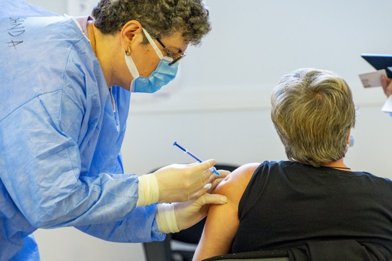 Nicușor Dan szerint nyilvánosságra kell hozni a vakcinák beszerzésével kapcsolatos információkat