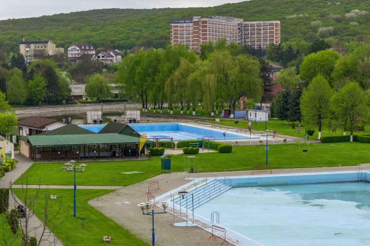 Június közepére töltik fel a medencéket a Víkendtelepen
