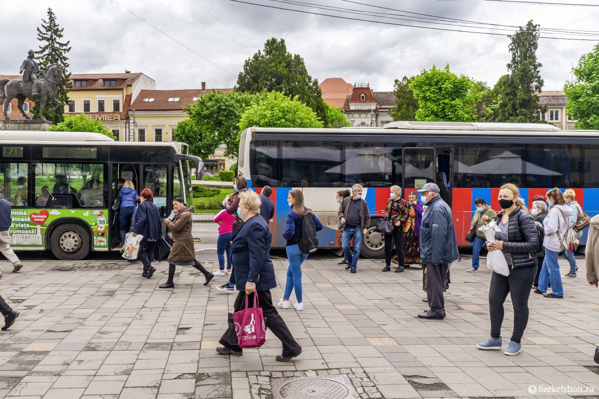 Azt szeretnék, ha még többen használnák a tömegközlekedést •  Fotó: Haáz Vince