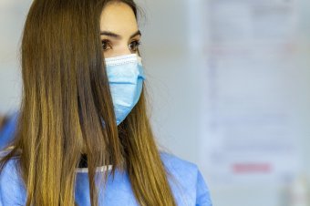 Sok a fertőzés, változnak a szabályok a csíki és az udvarhelyi kórházban